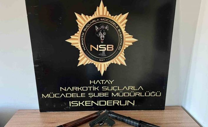 Hatay’da uyuşturucu operasyonunda silah ve mühimmat ele geçirildi