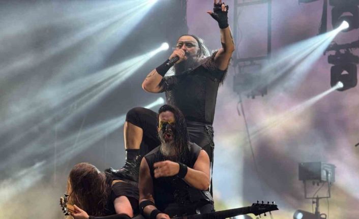 Hayko Cepkin ilk kez memleketinde konser verdi