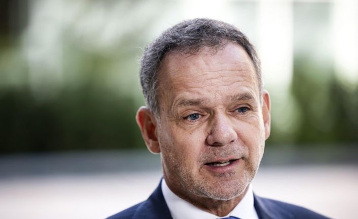 Hollandalı Bakan Veldkamp, hükümetinin İsrail’e yönelik yaptırımlarda anlaşamaması üzerine istifa etti