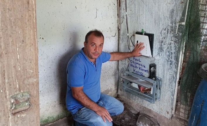 Hurda malzemelerini akıllı kümese dönüştürdü