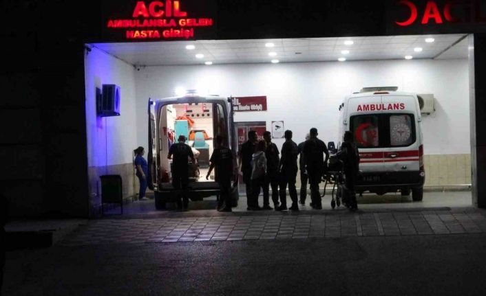 Husumetlilerin silahlı ve bıçaklı kavgasında 3 kişi yaralandı