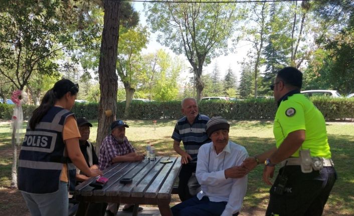 Huzurevi sakinlerine dolandırıcılığa karşı bilgilendirme