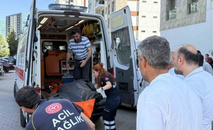 İki hafta önce işe başlayan bina görevlisi, elektrik akımına kapılarak hayatını kaybetti