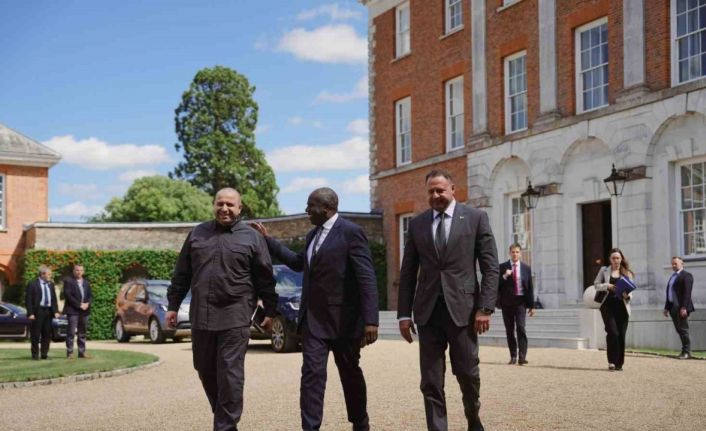 İngiltere Dışişleri Bakanı Lammy: "(Rusya-Ukrayna Savaşı) Adil ve kalıcı bir barış için çalışmaya devam ediyoruz"