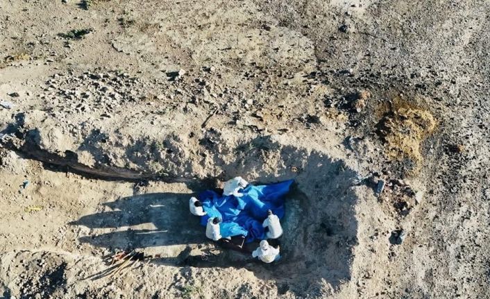 Irak’ta DEAŞ’tan kalma toplu mezar kazılmaya başlandı