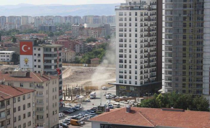 İş makinesi doğalgaz borusunu patlattı