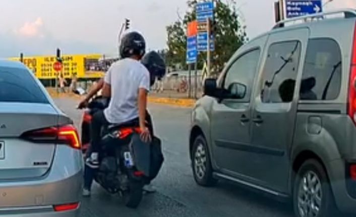 Işık ihlali için buldukları yöntem hem şaşırttı hem güldürdü