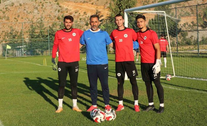 Isparta 32 Spor’un kalecileri yeni sezona hazır