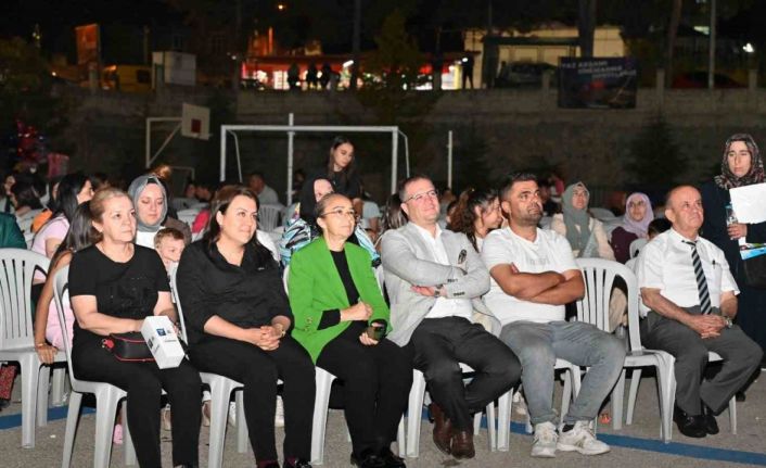 Isparta Belediyesi’nden Dere ve Yenice Mahallelerine sinema keyfi
