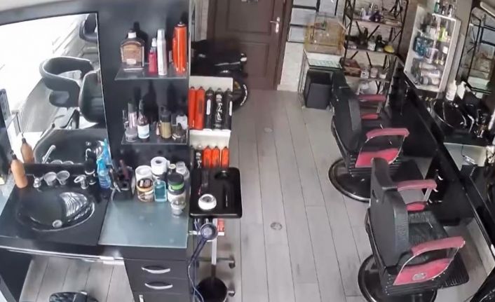 İstanbul’da deprem anı kamerada