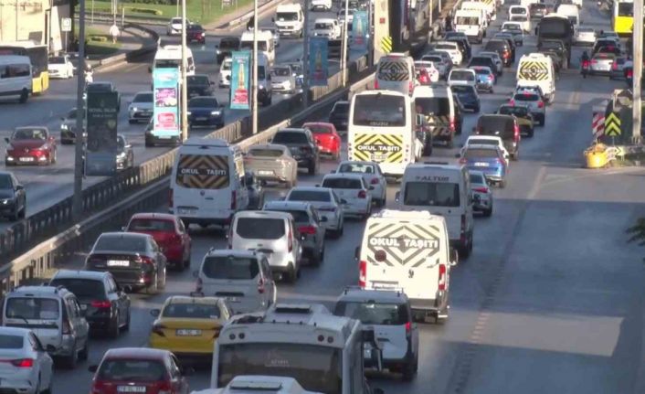 İstanbul’da iş çıkışında trafik yoğunluğu yüzde 72’ye ulaştı