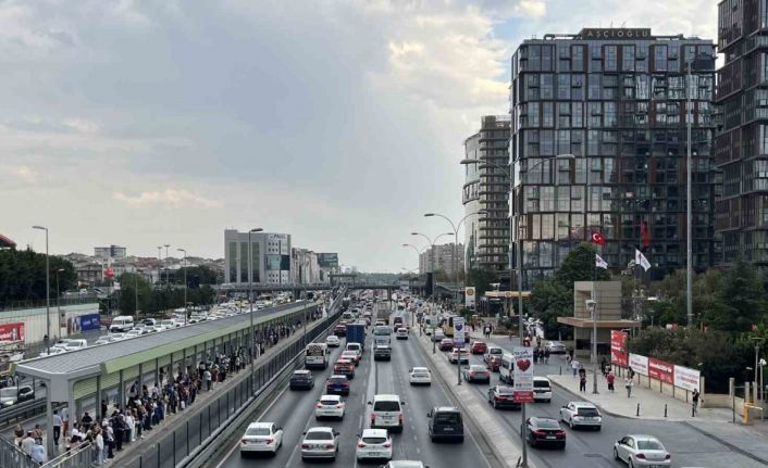 İstanbul’da trafik yoğunluğu yüzde 67’e ulaştı