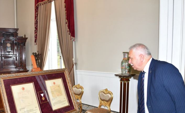 İstiklal Madalyası ve Beratı Atatürk Köşkü’nde halkın ziyaretine açıldı