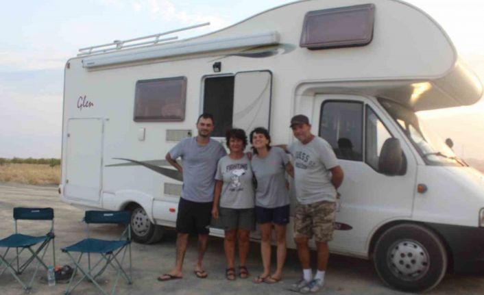 İtalyan aile Meke Gölü’ne hayran kaldı