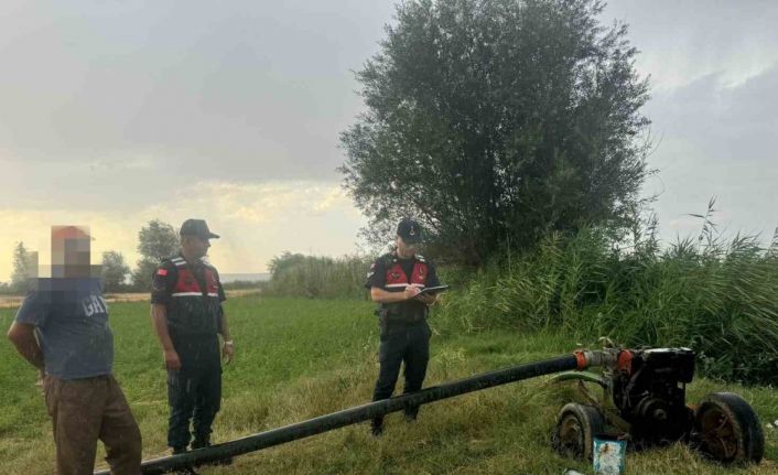 İzinsiz şekilde tarımsal sulama yapan şahıslara jandarma idari işlem uyguladı