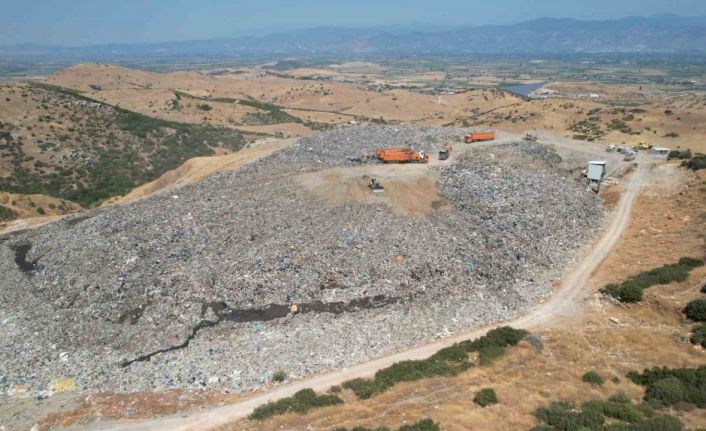 İzmir’de mera alanında vahşi depolamada geri adım