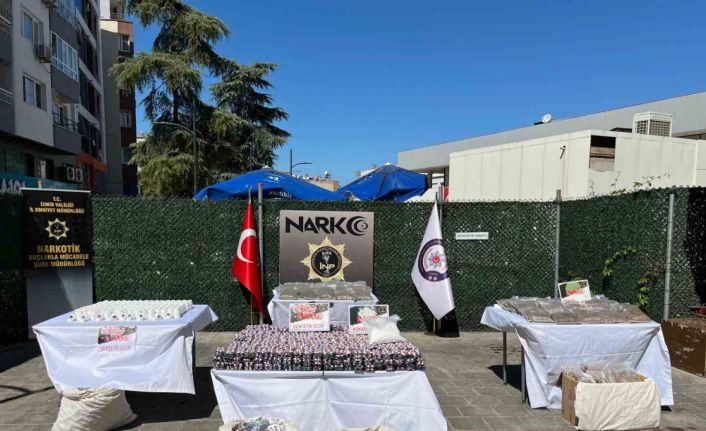 İzmir’de narkotik polisinden zehir tacirlerine büyük darbe