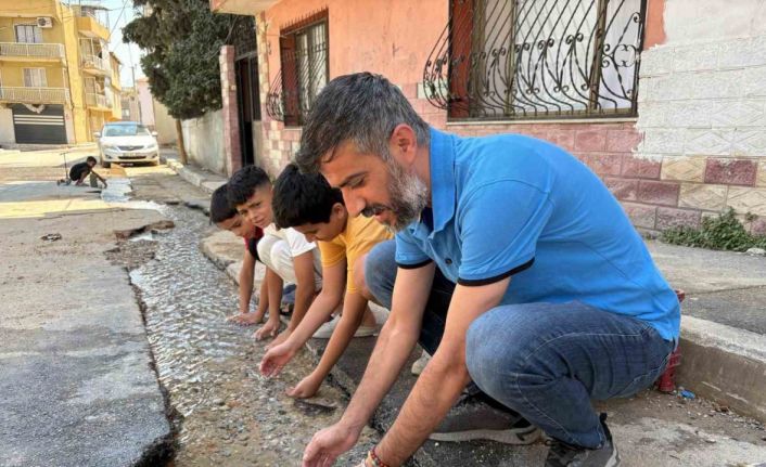 İzmir’in içme suyu, musluk yerine sokaklara akıyor