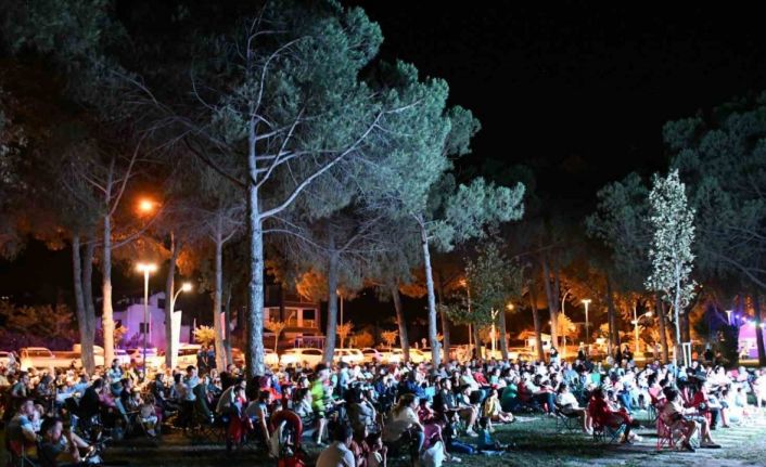 İznik’te yaz akşamları çocukların neşesiyle renkleniyor