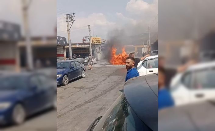 Jaguar’ın elektrikli arabası kendi kendine yandı