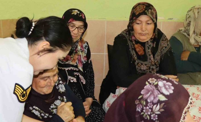 Jandarma ekipleri kadınlara KADES’i tanıttı