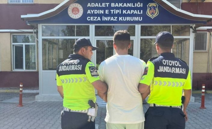 Jandarmanın dikkati sayesinde aranan şahıs yakalandı