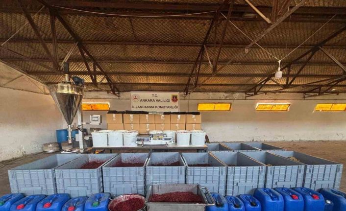 Kaçak nargile tütünü imalatı ve satışı yapan 3 kişi gözaltına alındı