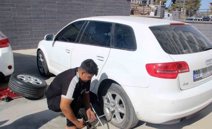 Kadın avukata lastik şoku