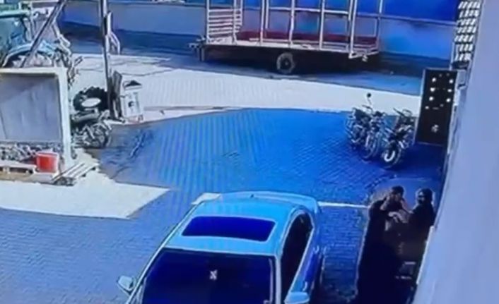 Kadınların saç baş sokak kavgası kamerada