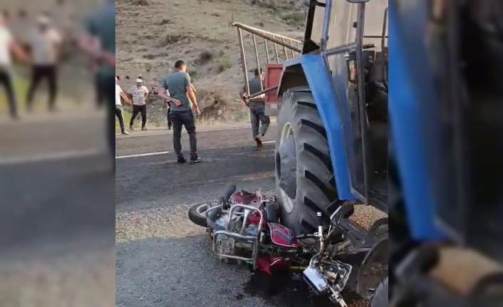 Kağızman’da traktör ile motosiklet çarpıştı: 1 ölü
