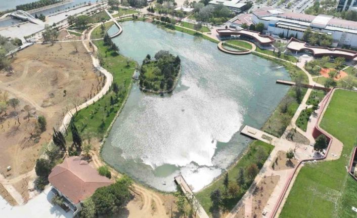 Kalp şeklindeki gölden 20 bin ton çamur çıkarıldı