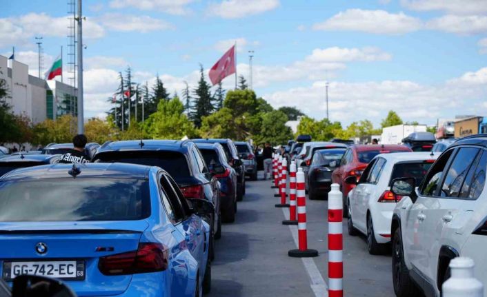 Kapıkule’de dönüş yoğunluğu sürüyor