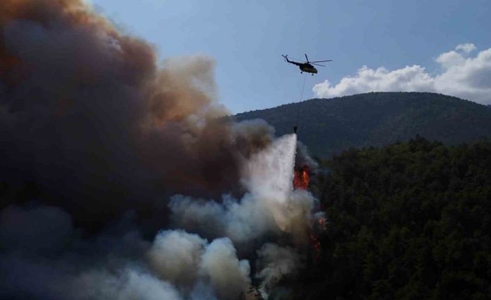 Karabük’teki orman yangınına havadan ve karadan müdahale sürüyor