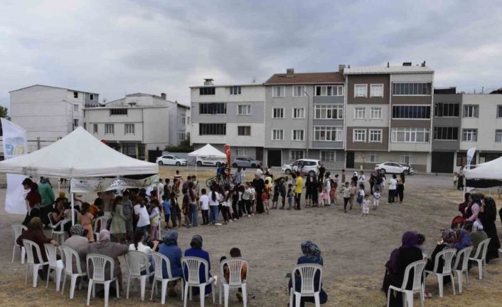 Karacabey’de sokaklar çocukların kahkahalarıyla şenleniyor