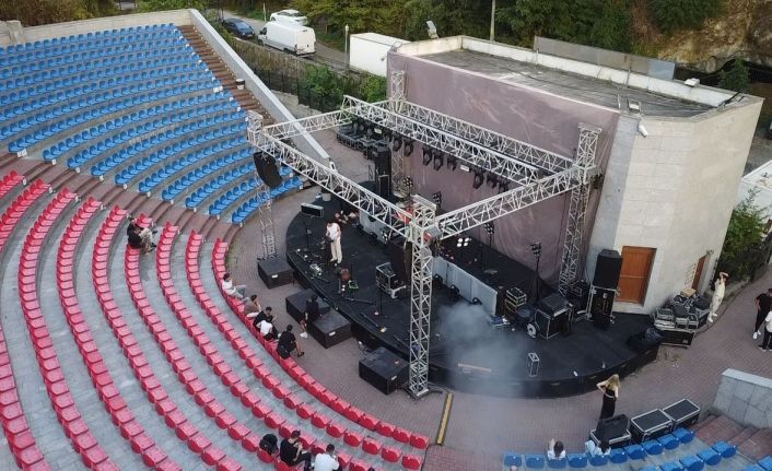 Karadeniz Ereğli’de Acheron amfi tiyatro yaz konserleri başladı