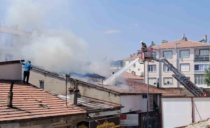 Karaman’da çatı yangını korkuttu