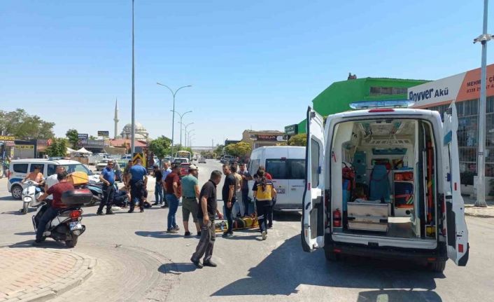 Karaman’da minibüs ile motosiklet çarpıştı: 2 yaralı