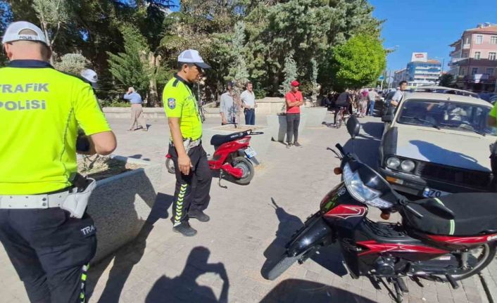 Karaman’da motosikletler çarpıştı: 2 yaralı