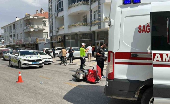 Karaman’da otomobille çarpışan motokurye yaralandı