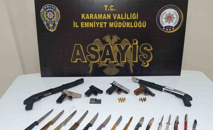 Karaman’da ruhsatsız silahlar ve bıçaklar ele geçirildi