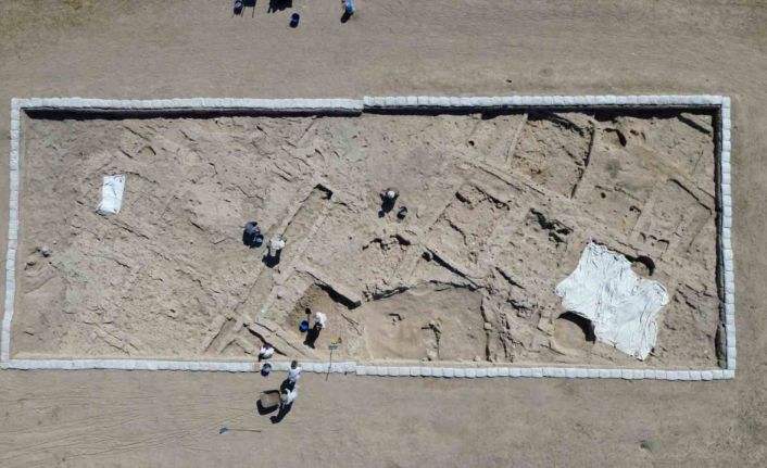 Karaman’da yaklaşık 10 bin yıllık sokak bulundu