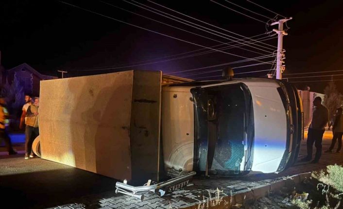 Karapınar’da kamyonet ile otomobil çarpıştı: 2 yaralı