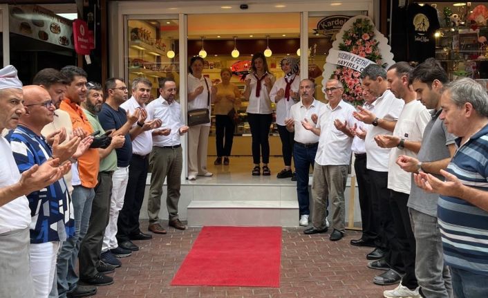 Kardelen kestane şekeri şimdi de ünlü cadde’de