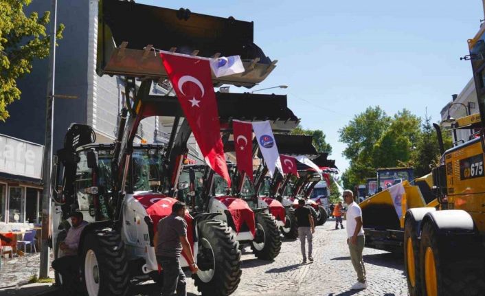 Kars Belediyesi’nde hizmet coşkusu: 15 yeni iş makinesi törenle hizmete girdi