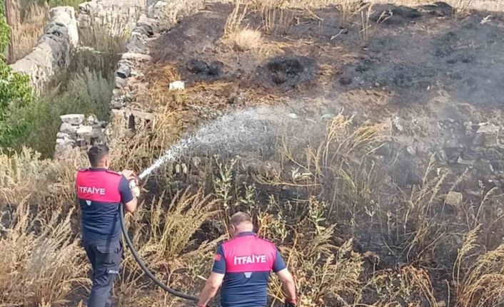 Kars’ta anız yangını kısa sürede söndürüldü