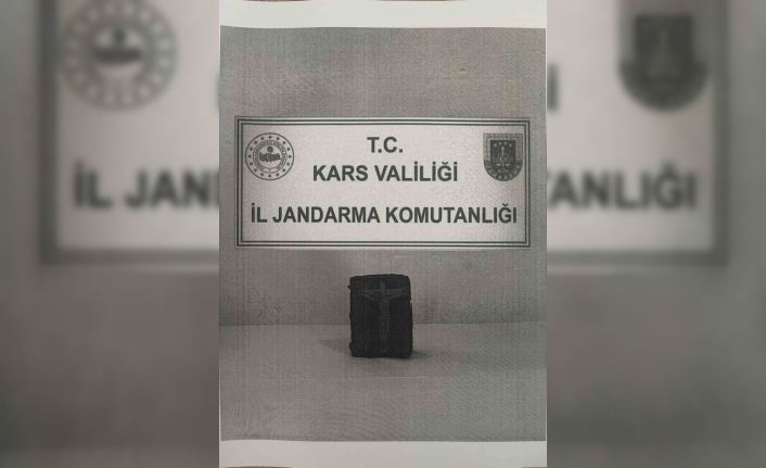 Kars’ta tarihi eseri jandarmaya satmaya çalışan 1 kişi suçüstü yakalandı