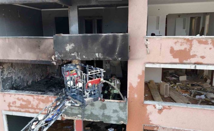 Kartal’da metruk binada yangın paniği