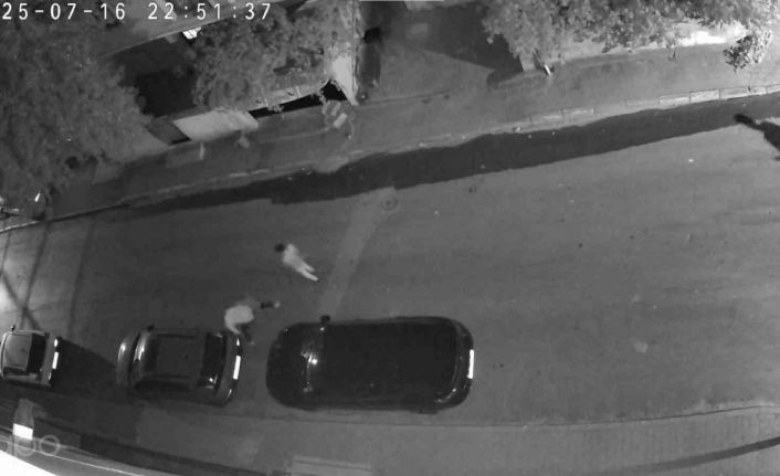 Kavga eden genç sinirini arabadan çıkardı