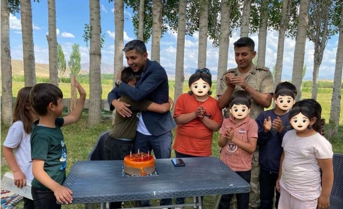 Kaymakam Mahir’den ’Sen Gül Dünya Gülsün’ Projesi