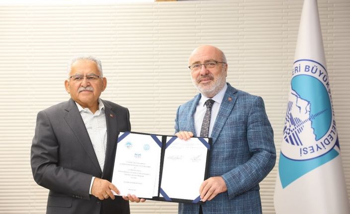 Kayseri Üniversitesi öğrencilerine sanat ve eğitim desteği